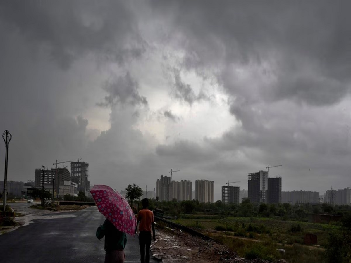 Maharashtra Weather News : वर्षाचा शेवट वादळी पावसानं; राज्याच्या कोणत्या भागांमध्ये कडाक्याच्या थंडीसह गारपीटीचा इशारा? title=