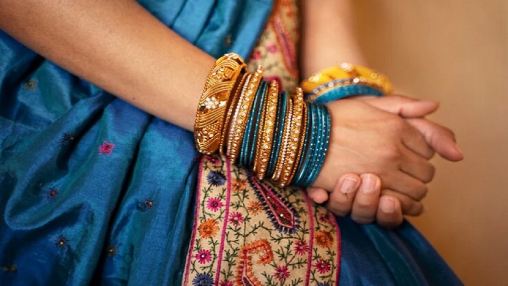 Reasons why women wear bangles know more