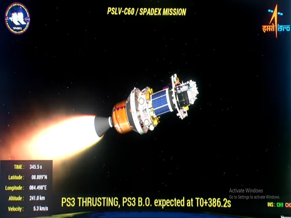 भारताचा जगाला अंचबित करणारा प्रयोग! SPADEX मिशन लाँच; ISRO डायरेक्ट आकाशात स्पेसक्राफ्टचे पार्ट जोडणार title=