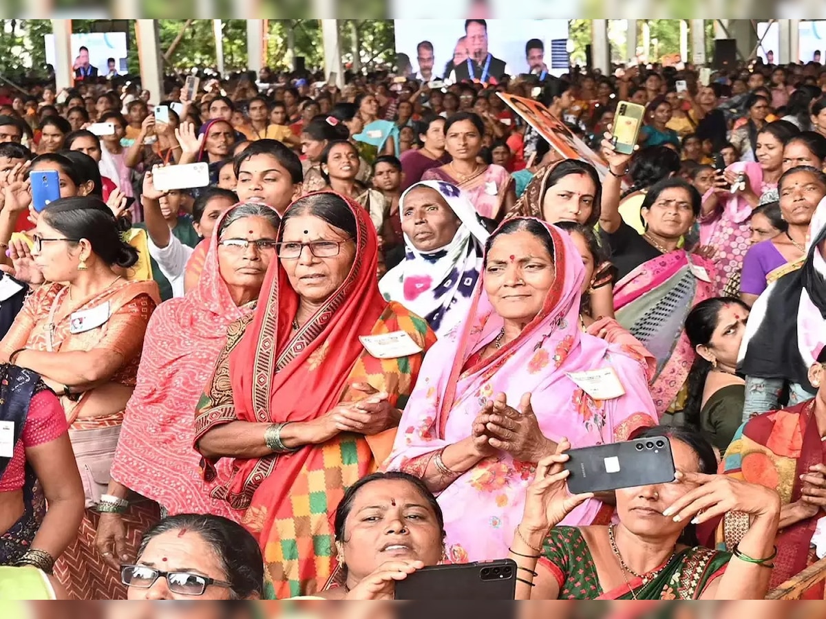 लाडक्या बहीण योजनेतील 'या' 5 प्रकारच्या अर्जांची पडताळणी होणार? तुम्हीदेखील यामध्ये आहात का? title=