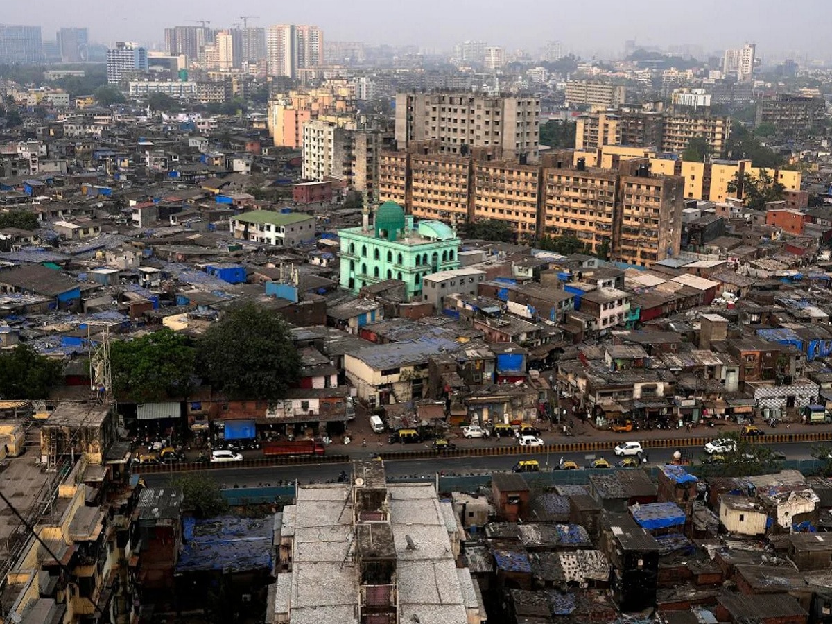  धारावीत सव्वा लाखांपेक्षा जास्त अपात्र झोपडपट्टीधारकांना घरं मिळणार; म्हाडाचा सर्वात मोठा निर्णय title=