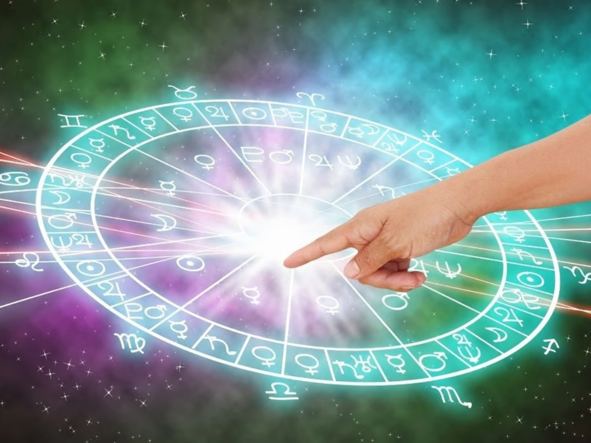 Horoscope : शनिवारी शश राजयोगाचा 5 राशीच्या लोकांवर राहील आशिर्वाद; काय आहे 12 राशींचं भविष्य Horoscope : शनिवारी शश राजयोगाचा 5 राशीच्या लोकांवर राहील आशिर्वाद; काय आहे 12 राशींचं भविष्य