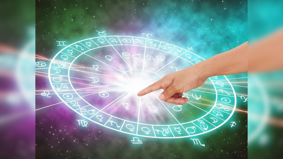 Horoscope : शनिवारी शश राजयोगाचा 5 राशीच्या लोकांवर राहील आशिर्वाद; काय आहे 12 राशींचं भविष्य 