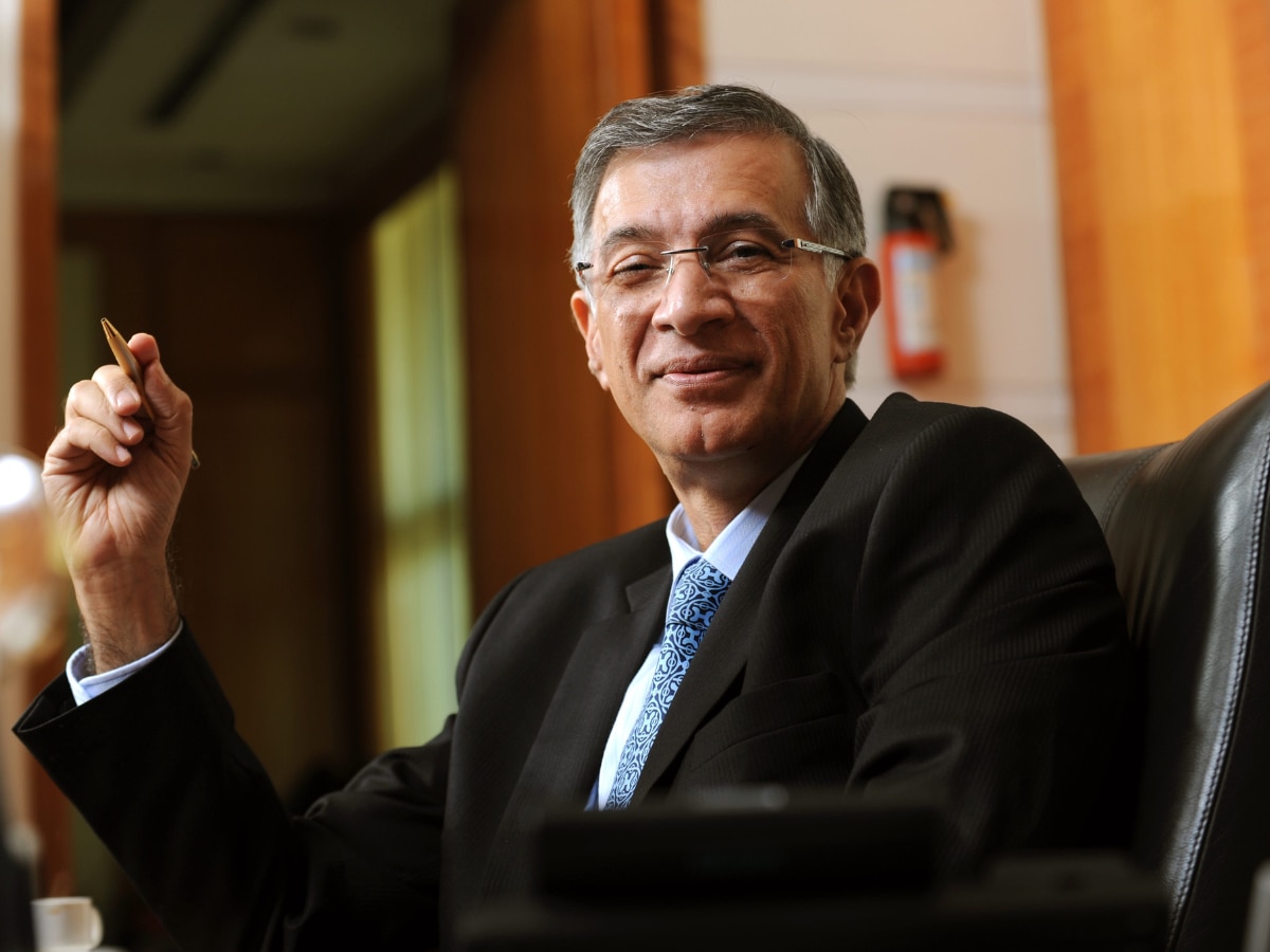 Niranjhan Hiranandani networth local train journey Inspirational Story