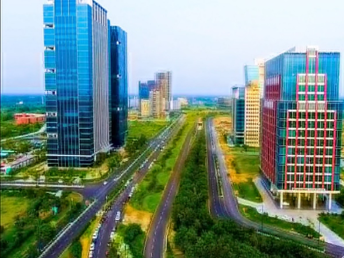 महाराष्ट्रात गुजरातची कॉपी! GIFT City ला टक्कर देणार Innovation City title=