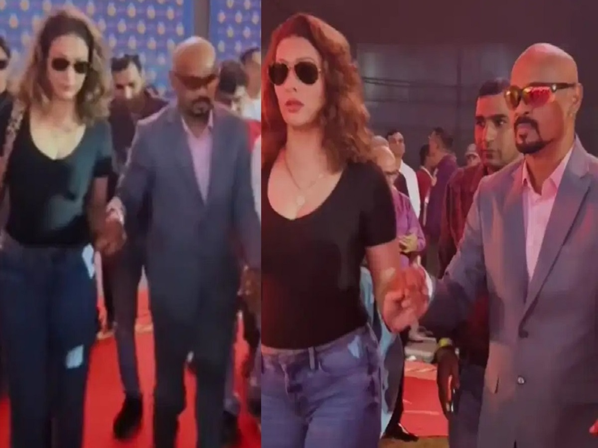 विनोद कांबळीची पत्नी अखेर आली समोर, वानखेडे मैदानात दिसली, शेजारी पती असताना...; VIDEO व्हायरल विनोद कांबळीची पत्नी अखेर आली समोर, वानखेडे मैदानात दिसली, शेजारी पती असताना...; VIDEO व्हायरल