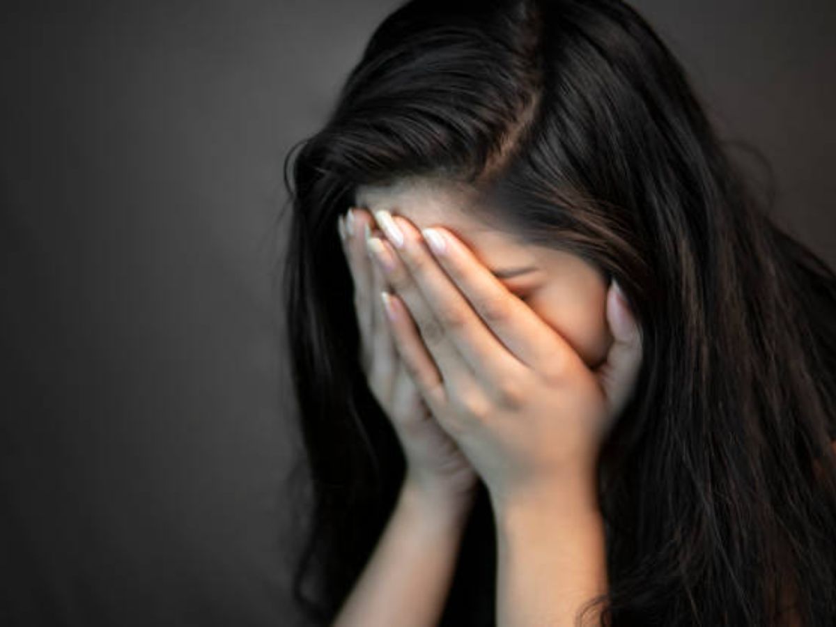 Benefits of Crying : रडणं देखील चांगलं असतं, डोळ्यातून ओघळणाऱ्या अश्रूंचे काय फायदे? Benefits of Crying : रडणं देखील चांगलं असतं, डोळ्यातून ओघळणाऱ्या अश्रूंचे काय फायदे?
