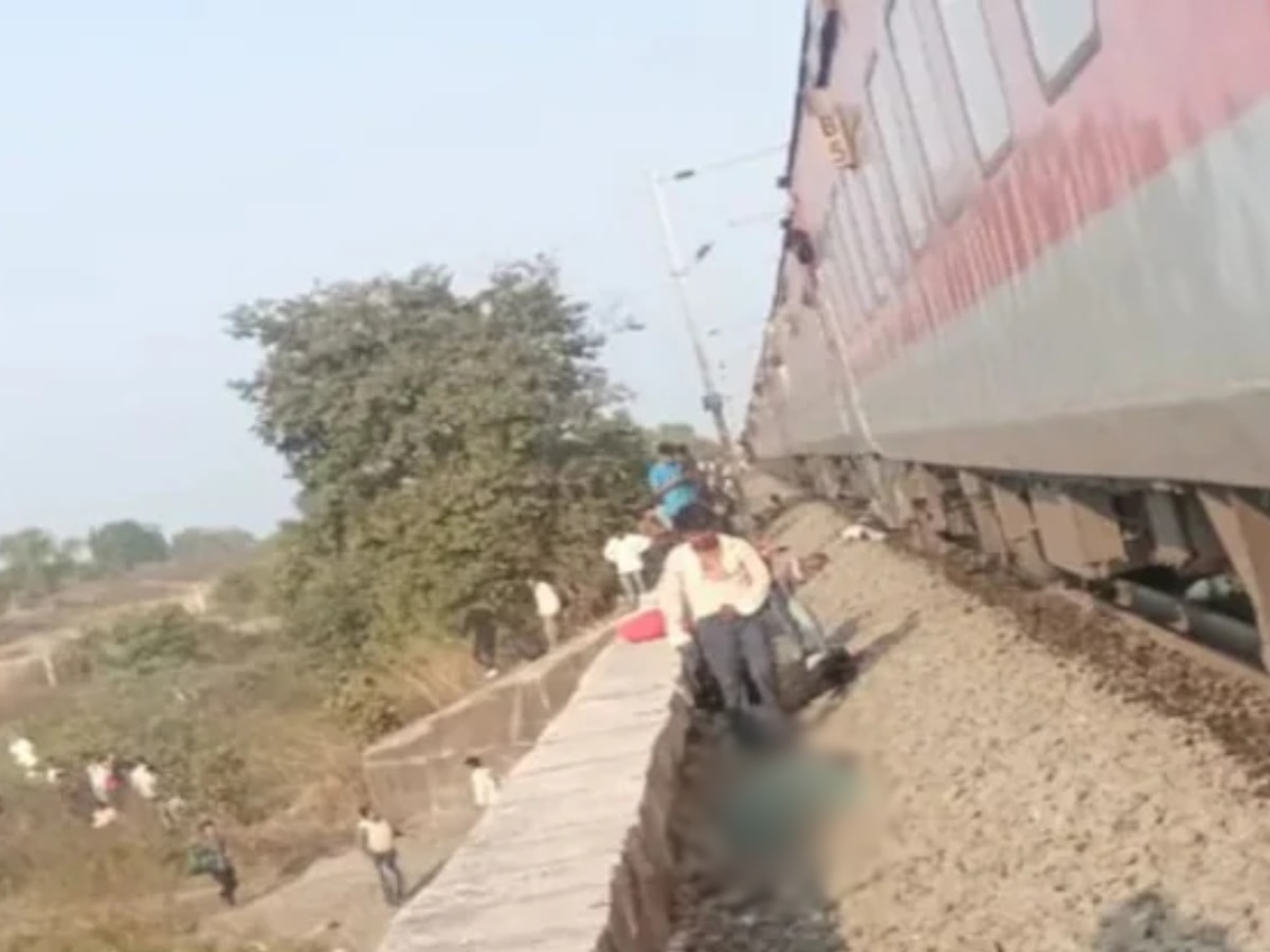 Jalgaon Pushpak Express train incident Photos Indian Railways Accident