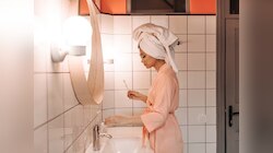 Bathroom Vastu Tips: आंघोळीनंतर कधीही करु नका 'ही' चूक, कंगाल व्हाल; कमी होईल पतीचं आयुष्य; जाणून घ्या वास्तू नियम
