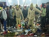 स्वतःजवळ थोडी जागा बनवा : 