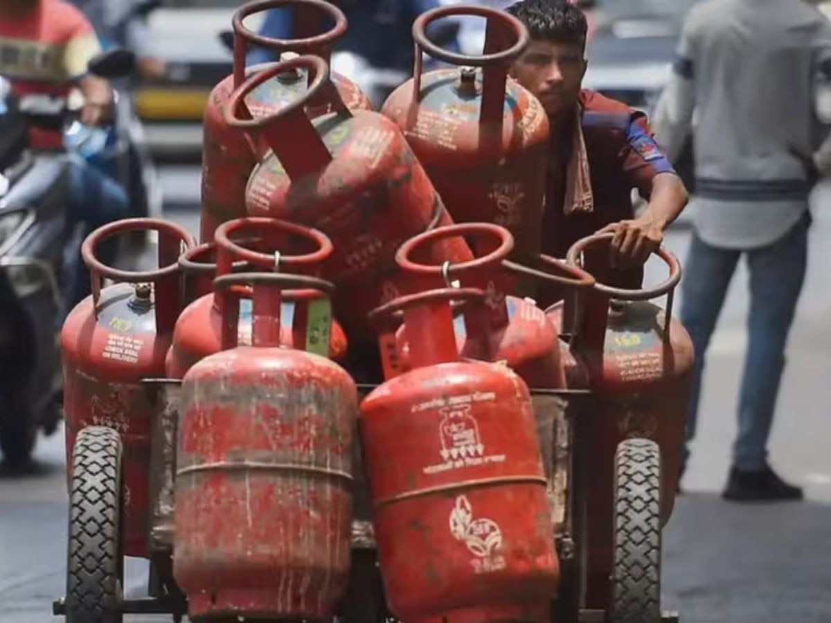 बजेटपूर्वीच सर्वसामान्यांना दिलासा! LPG गॅस सिलेंडरच्या दरात घट, चेक करा ताजे दर title=