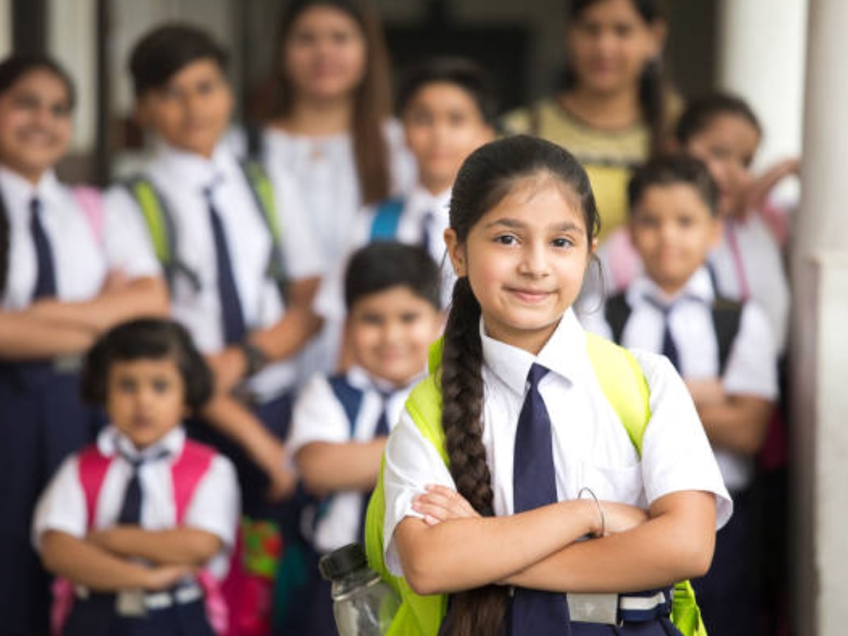 School Holiday: शालेय विद्यार्थ्यांना फेब्रुवारी महिन्यात 'इतक्या' सुट्ट्या! पाहून घ्या कॅलेंडर! title=