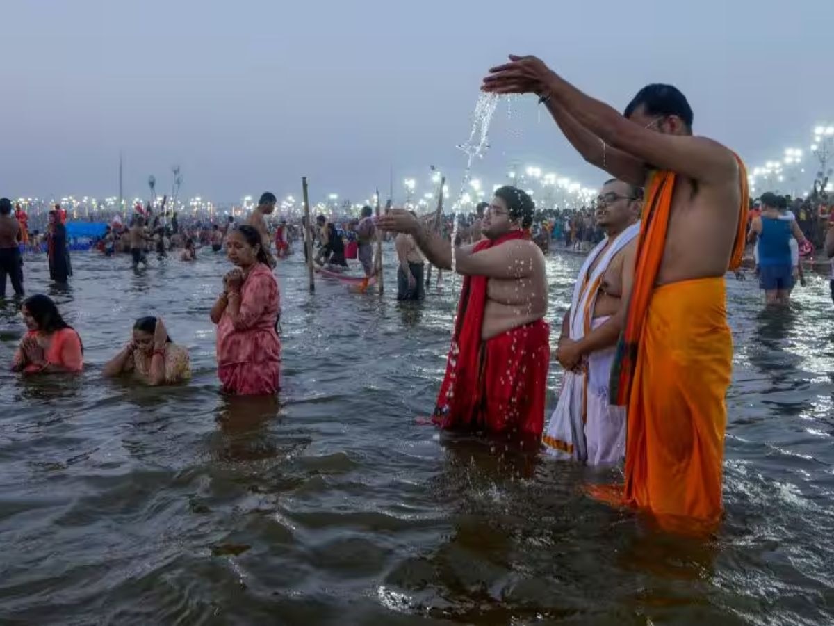 महाकुंभातील स्नानांचे महत्त्व काय? 'या' दोनच दिवशी महास्नानाचा सुर्वण योग title=