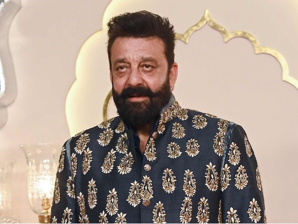 Sanjay Dutt : संजय दत्तच्या नावावर महिला चाहतीनं केली 72 कोटींची संपत्ती; अभिनेत्याची एकूण नेटवर्थ माहितीये | sanjay dutt female fan left property worth rupees 72 crore to him