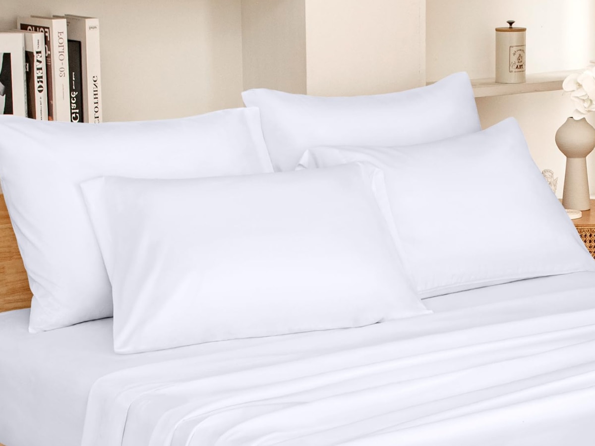 Why hotel room bed sheets is always white Marathi News