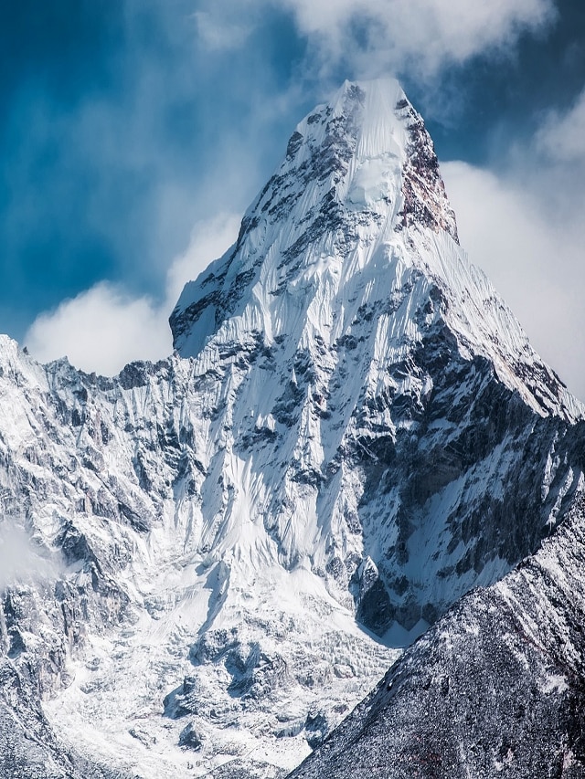 how Himalayas always covered with snow and contains so much of water 