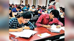10 वी, 12 वीच्या विद्यार्थ्यांनो परीक्षेपूर्वी 'या' 10 टिप्सचा नक्की वाचा; ताण येणार नाही अन् पेपरही जाईल सोपा
