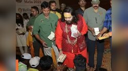 अंबानी कुटुंबाने महाकुंभमध्ये साधूसंतांना वाटलेल्या 'त्या' Box मध्ये आहे तरी काय? समोर आली माहिती