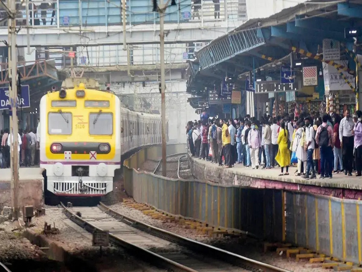 Mumbai Local News : रविवारी लोकल प्रवासाचा विचारही नको; मध्य, पश्चिम रेल्वेसह हार्बर मार्गावर मेगाब्लॉक  title=