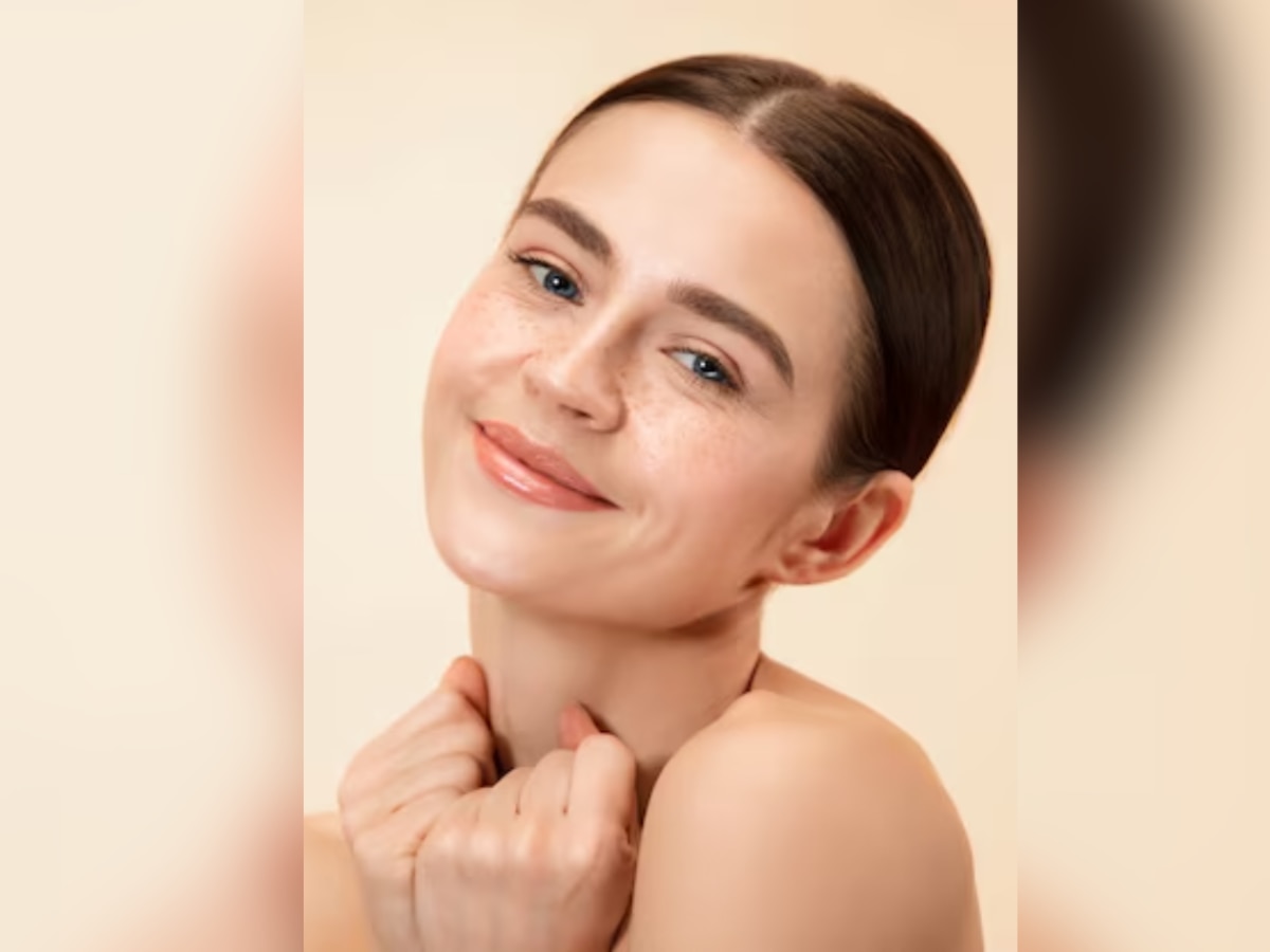 Skin Care Tips: हेल्दी स्किन हवीये? फॉलो करा हे सोपे 5 स्किनकेअर title=