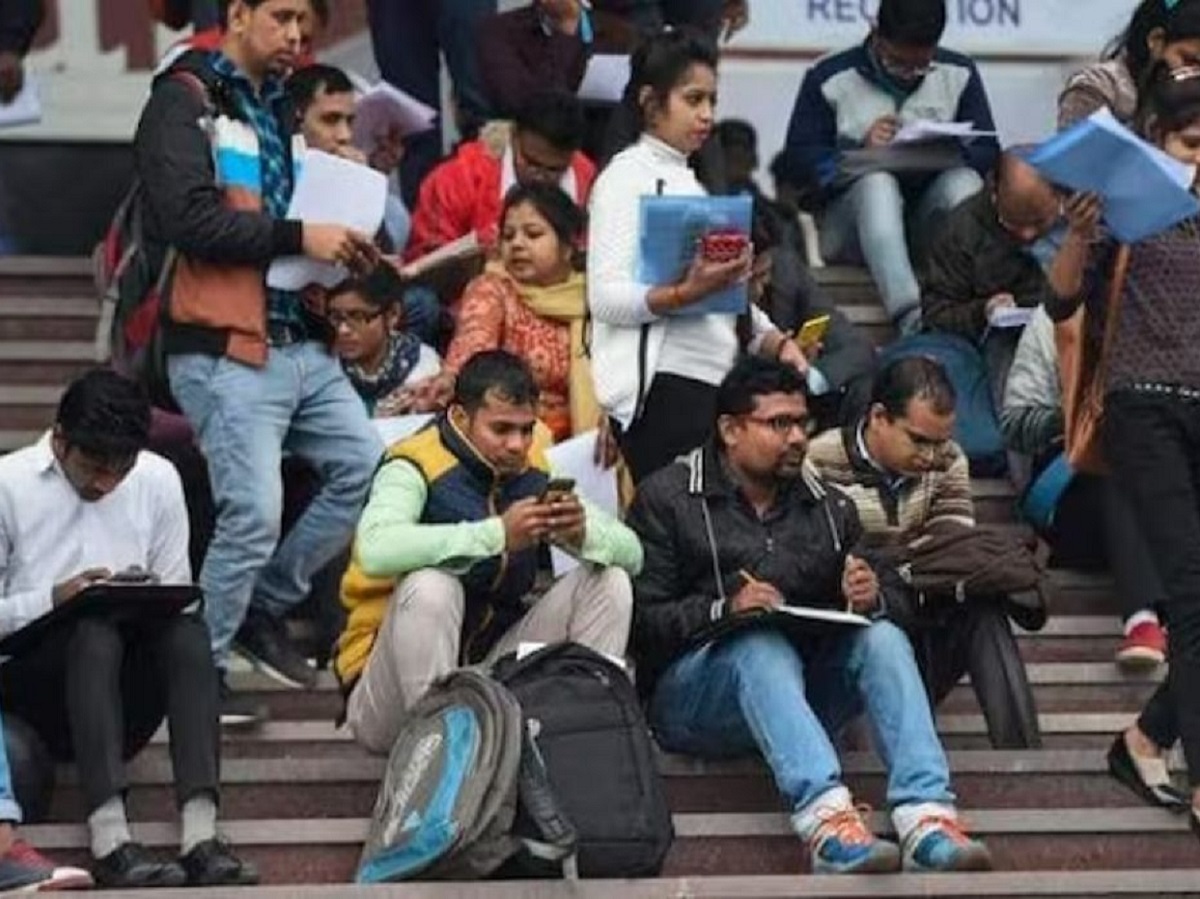 इंग्रजी येत नसल्याने पदवीधारांना नोक-या मिळेनात! नीती आयोगाचा धक्कादायक अहवाल इंग्रजी येत नसल्याने पदवीधारांना नोक-या मिळेनात! नीती आयोगाचा धक्कादायक अहवाल