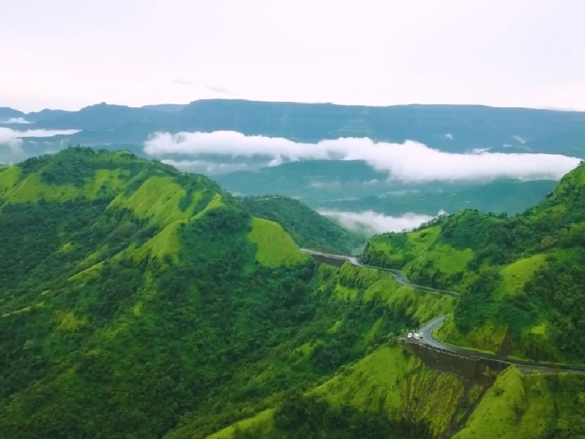 महाराष्ट्रातील  सर्वात थरारक पर्यटनस्थळ आंबा घाट!  औंरगजेबच्या सैन्याला कोकणात जाणारी ही छुपी वाट दाखवली तरी कुणी?  