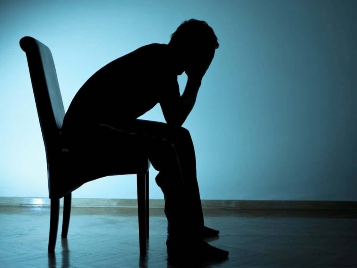Sad Deficiency कोणत्या विटॅमिनच्या कमतरतेमुळे लोक राहतात दुखी? | due to of which ...