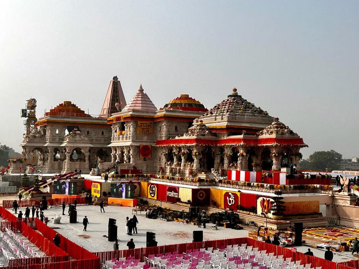 सर्वात मोठा इन्मक सोर्स असलेला भारतातील एकमेव धर्म; कंपन्यांना 17 लाख कोटी कमावण्याची संधी; OYO चा संस्थापक काय म्हणाला? सर्वात मोठा इन्मक सोर्स असलेला भारतातील एकमेव धर्म; कंपन्यांना 17 लाख कोटी कमावण्याची संधी; OYO चा संस्थापक काय म्हणाला?