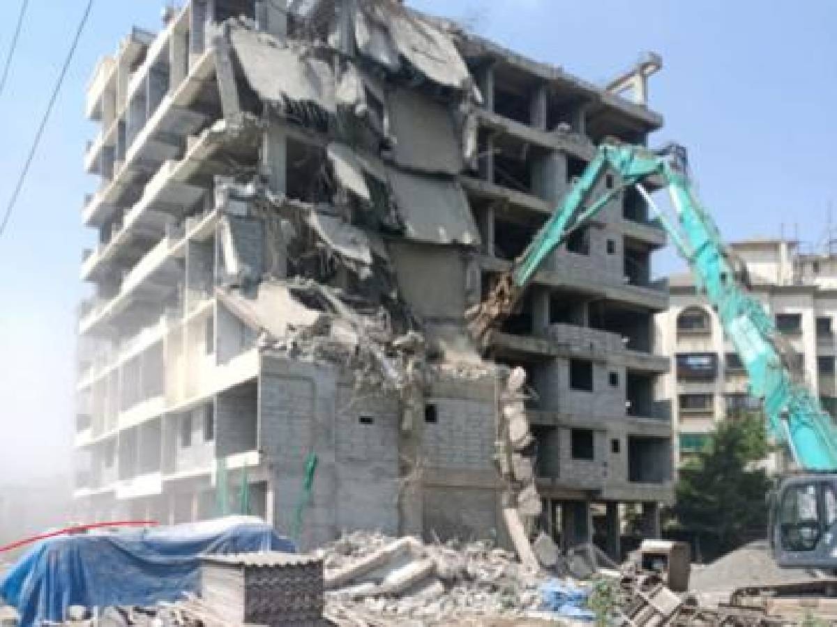 Kalyan News: कल्याण डोंबिवलीतील 65 इमारतींवरील कारवाई प्रकरणी बावनकुळेंची बैठक, नेमकं काय घडलं? 