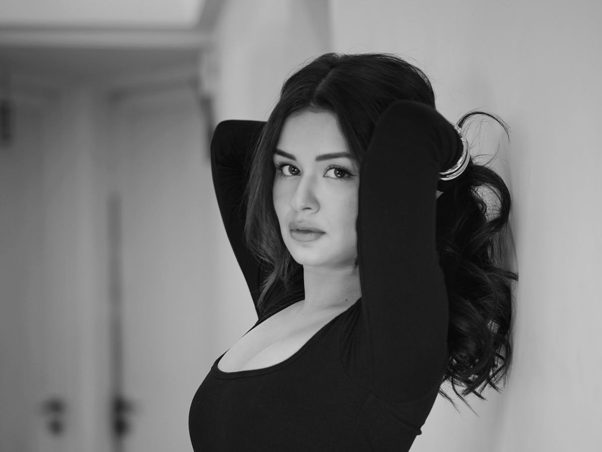 अवनीत कौरसोबत होळीच्या दिवशी मुलानं केलं घाणेरड कृत्य; खुलासा करत म्हणाली, 'त्यानं माझ्या...'