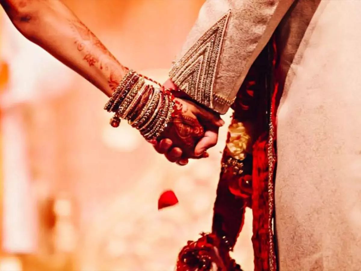 भारतातील अनोखे गाव, इथं मुलांना लग्नासाठी मुलीच मिळेनात, शाळेत फक्त 5 मुलं भारतातील अनोखे गाव, इथं मुलांना लग्नासाठी मुलीच मिळेनात, शाळेत फक्त 5 मुलं
