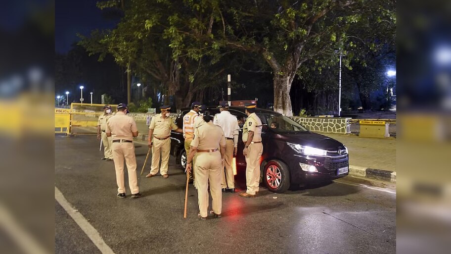 अजब! दारु पिऊन गाडीत बसला म्हणून पोलिसांनी प्रवाशाला ठोकला 1000 रुपयांचा दंड; पोस्ट व्हायरल