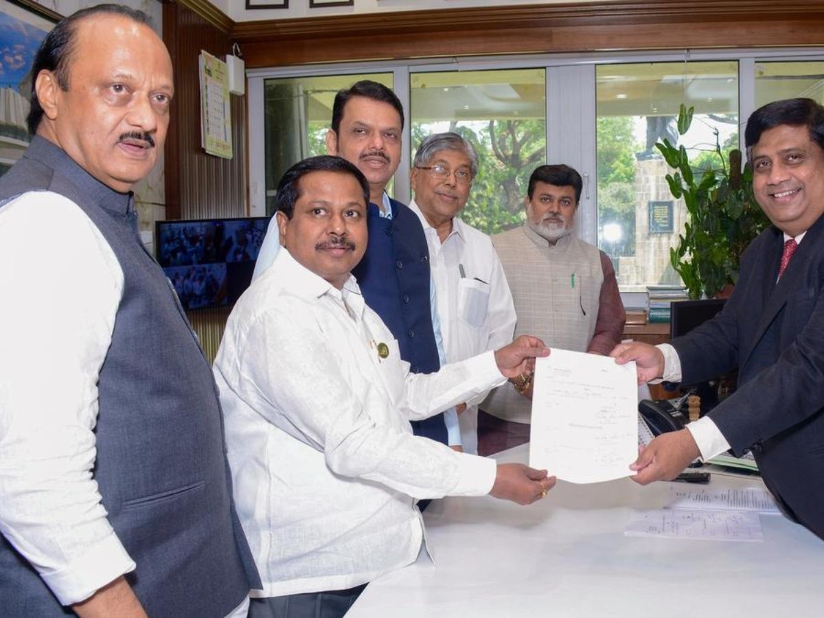 अजित पवारांनी सांगितला विधानसभा उपाध्यक्षांच्या तिकीट कापण्याचा किस्सा, जयंत पाटलांची कोंडी