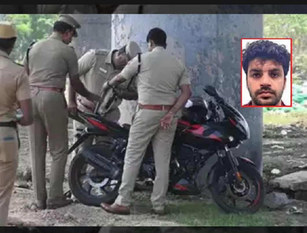 मुंबईतल्या Wanted चेन स्नॅचरचा चेन्नईमध्ये Encounter! एका तासात 8 सोनसाखळ्या चोरल्या विमानात बसला पण... मुंबईतल्या Wanted चेन स्नॅचरचा चेन्नईमध्ये Encounter! एका तासात 8 सोनसाखळ्या चोरल्या विमानात बसला पण...