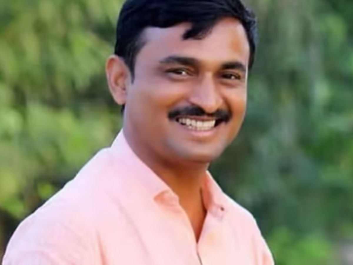 Santosh Deshmukh Murder प्रकरणात मोठी घडामोड, सुदर्शन घुलेसह तिघांनी दिली हत्येची कबुली Santosh Deshmukh Murder प्रकरणात मोठी घडामोड, सुदर्शन घुलेसह तिघांनी दिली हत्येची कबुली