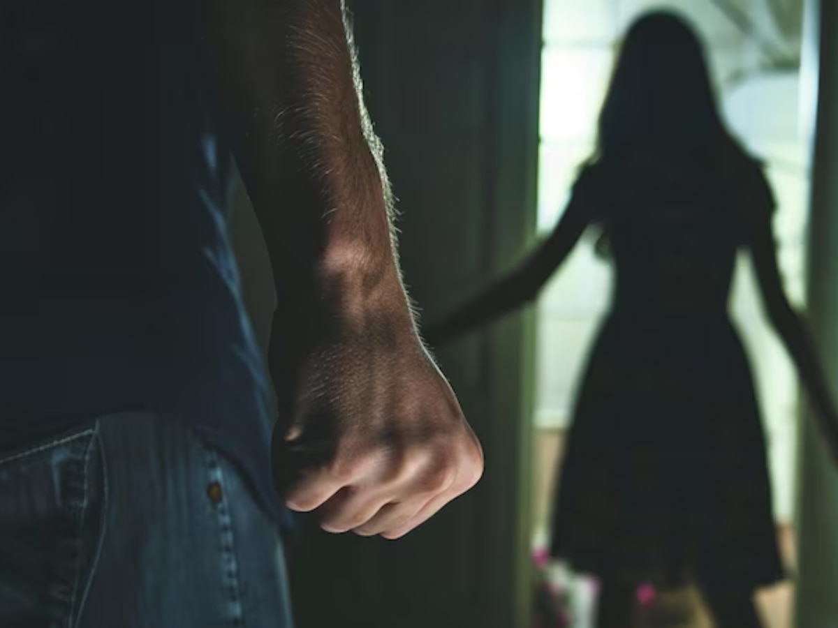 डिजिटल रेप म्हणजे काय? इंटरनेटशी अजिबात नाही संबंध; यात गुन्हेगाराला काय होते शिक्षा? जाणून घ्या!