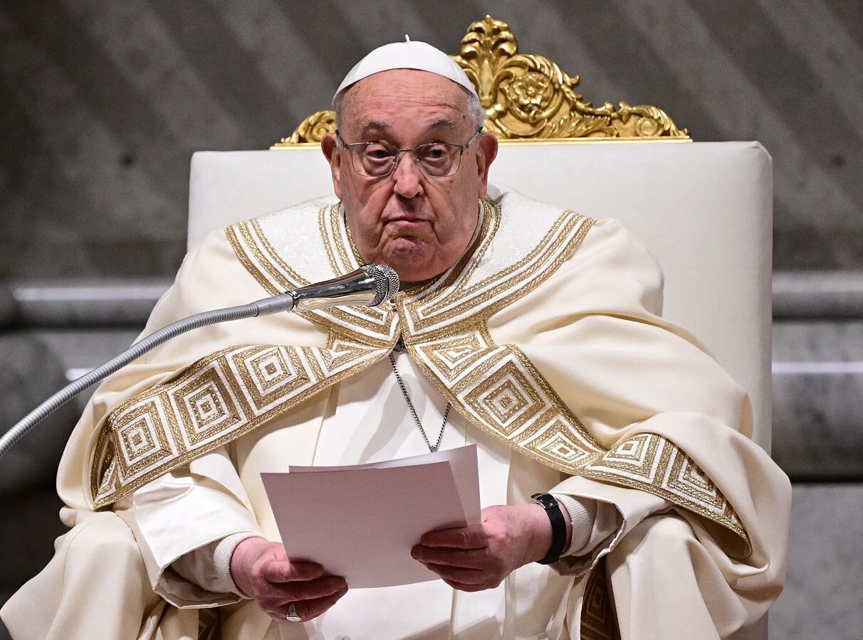 Pope Francis Death: पोप फ्रान्सिस यांचं निधन, वयाच्या 88 व्या वर्षी घेतला अखेरचा श्वास Pope Francis Death: पोप फ्रान्सिस यांचं निधन, वयाच्या 88 व्या वर्षी घेतला अखेरचा श्वास