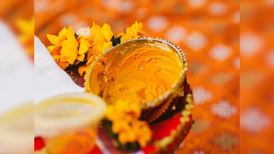 हळदीच्या कार्यक्रमात पिवळ्या रंगाचे हात अचानक लाल झाले! नाशिकमध्ये घडली भयानक घटना 