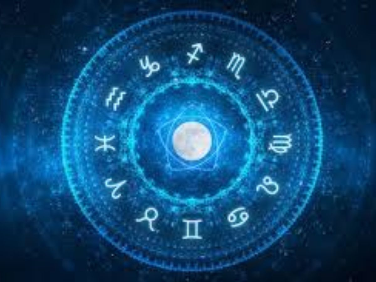 Horoscope : शुक्रवारी मालव्य योगमध्ये लक्ष्मीची राहील कृपा 5 राशी होणार मालामाल Horoscope : शुक्रवारी मालव्य योगमध्ये लक्ष्मीची राहील कृपा 5 राशी होणार मालामाल