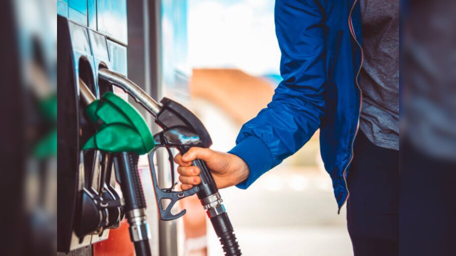 Petrol Diesel Price Today : पेट्रोल-डिझेल 1.30 रुपयांनी महागणार! नवे नियम लागू झाल्यावर तुमच्या शहरातील दर काय?