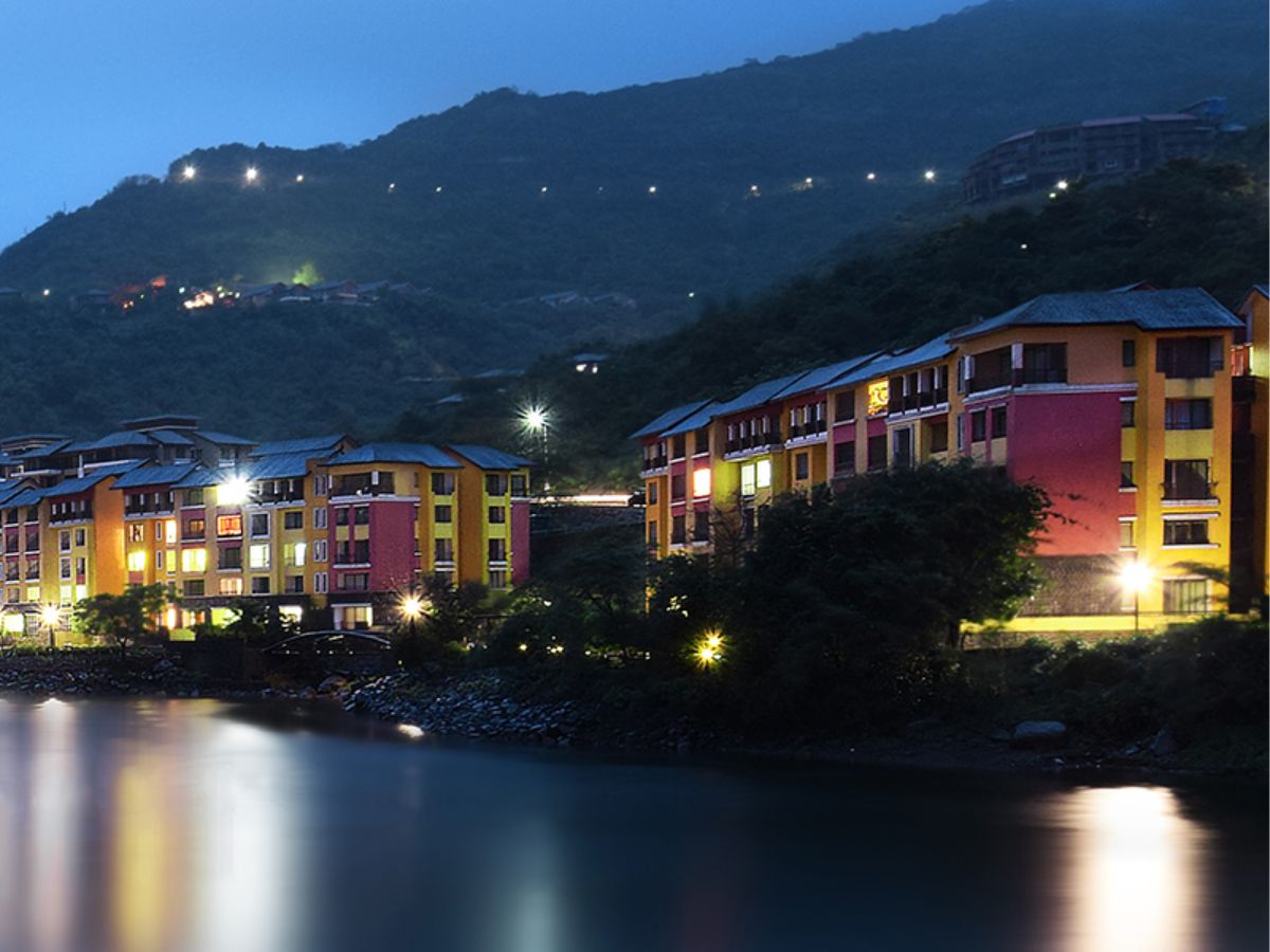 मुंबईपासून अवघ्या तीन तासांच्या अंतरावर आहे महाराष्ट्रातील श्रीमंत शहर; ‘या’ शहरात आहे गडगंज श्रीमंत परिसर, भारतातील ऑक्सफोर्ड अशी ओळख
