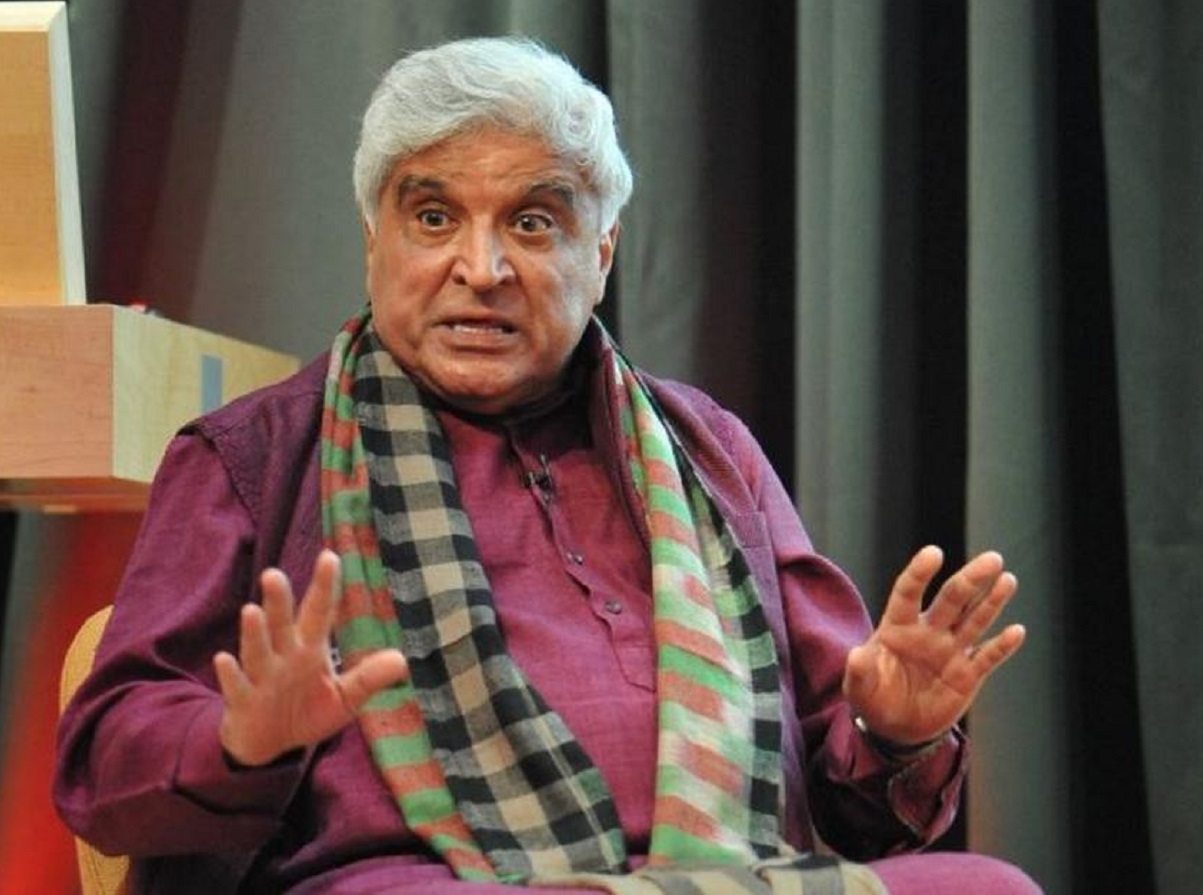 व्हिस्कीची अॅलर्जी झाल्याने मी एकाच झटक्यात बिअरच्या 18 बाटल्या...; जावेद अख्तर यांचा धक्कादायक खुलासा व्हिस्कीची अॅलर्जी झाल्याने मी एकाच झटक्यात बिअरच्या 18 बाटल्या...; जावेद अख्तर यांचा धक्कादायक खुलासा