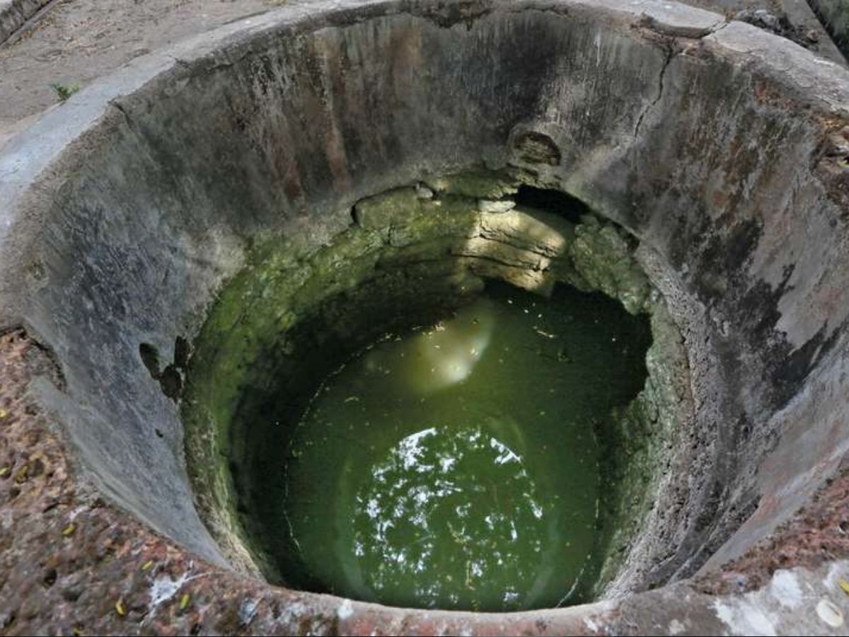 मुलीने प्रियकराचा नाद सोडावा म्हणून बापाने अख्ख्या गावाला वेठीस धरले, मंतरलेल्या विटा…
