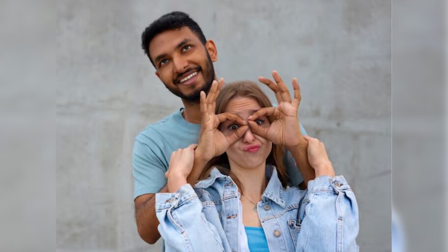 रिलेशनशिपमधील Soft Launch आणि Hard Launch चा अर्थ काय? Gen Z मधील ट्रेंडबद्दल जाणून घ्या