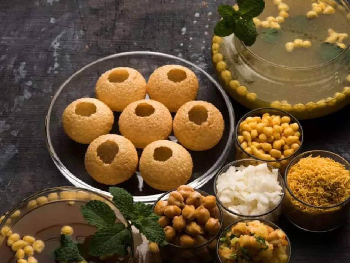 घरच्या घरी बनवा बाजारापेक्षा चविष्ट पाणीपुरी; चवीसोबतच फायदे ही जाणून घ्या घरच्या घरी बनवा बाजारापेक्षा चविष्ट पाणीपुरी; चवीसोबतच फायदे ही जाणून घ्या