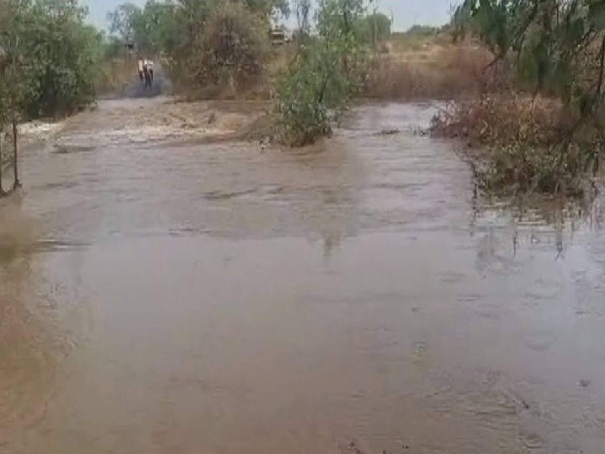 महाराष्ट्रात ढगफुटी! हवामान खात्याचा अंदाज खरा ठरला; बीड, शिर्डी, रायगड, कोल्हापुर, पुणे आणि... धो धो पाऊस महाराष्ट्रात ढगफुटी! हवामान खात्याचा अंदाज खरा ठरला; बीड, शिर्डी, रायगड, कोल्हापुर, पुणे आणि... धो धो पाऊस