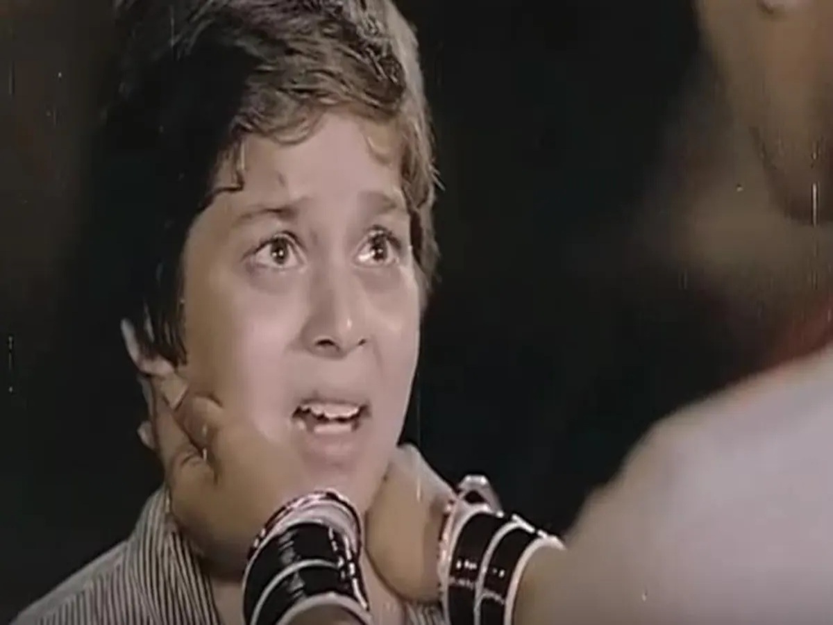 80s च्या चित्रपटांमध्ये दिसणारा हा बालकलाकार आठवतोय? आता 56 व्या वर्षी कसा दिसतोय पाहा... 80s च्या चित्रपटांमध्ये दिसणारा हा बालकलाकार आठवतोय? आता 56 व्या वर्षी कसा दिसतोय पाहा...