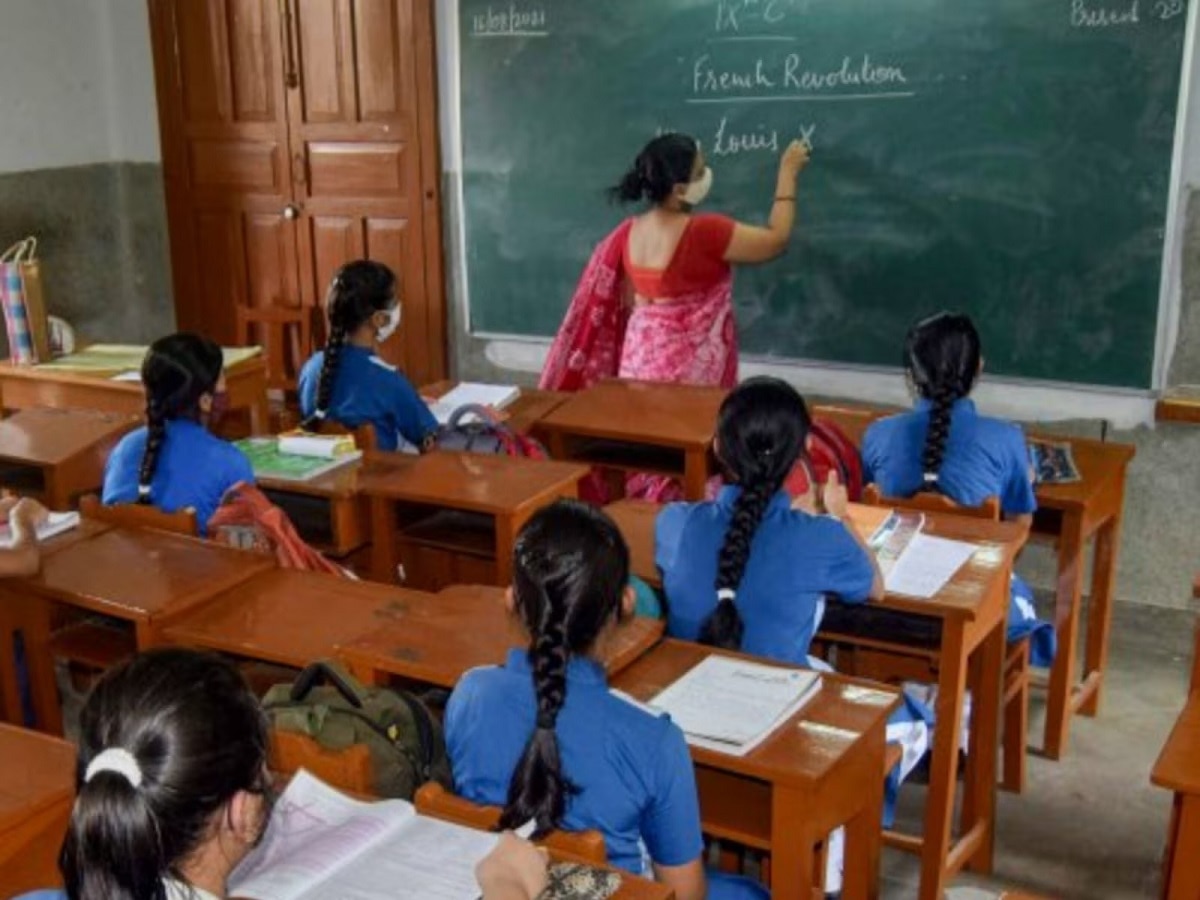 नवी मुंबईतील शिक्षिकेने केली मोठी चूक! एका दिवसात खात्यातून 18172667 लंपास, तुम्ही ‘ही’ चूक करत नाही ना