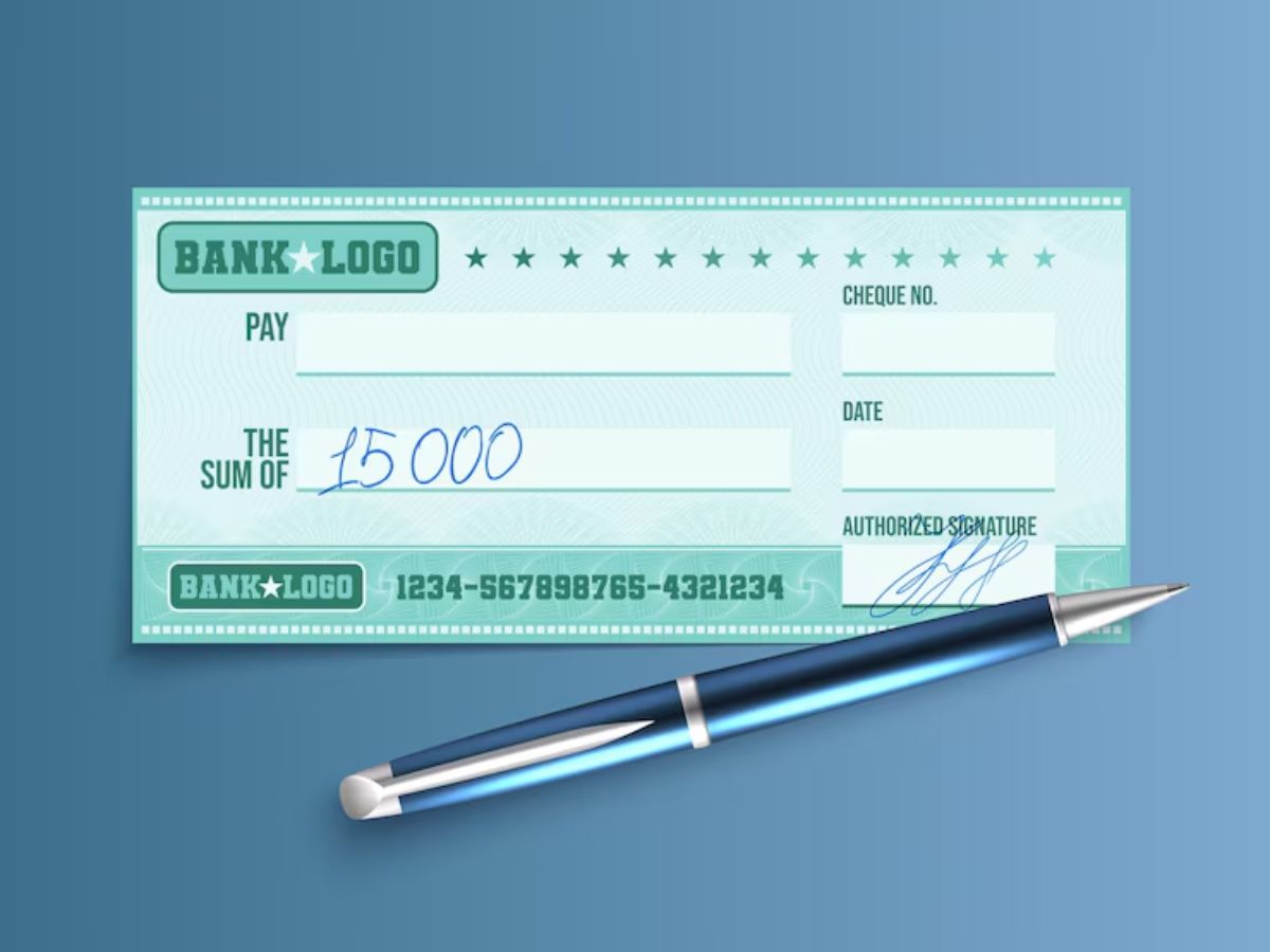 Cheque Backside Sign why does bank or cashier ask us to sign backside of cheque|बँक कर्मचारी ...