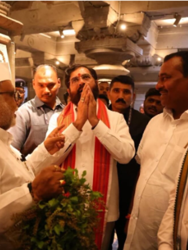 'अशी' होती उपमुख्यमंत्री एकनाथ शिंदेंची विठ्ठलभेट; वारंवार पाहिले जातायत फोटो 
